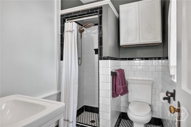 1901 E Henry Street, Savannah, GA 31404