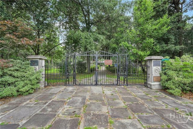 1901 E Henry Street, Savannah, GA 31404