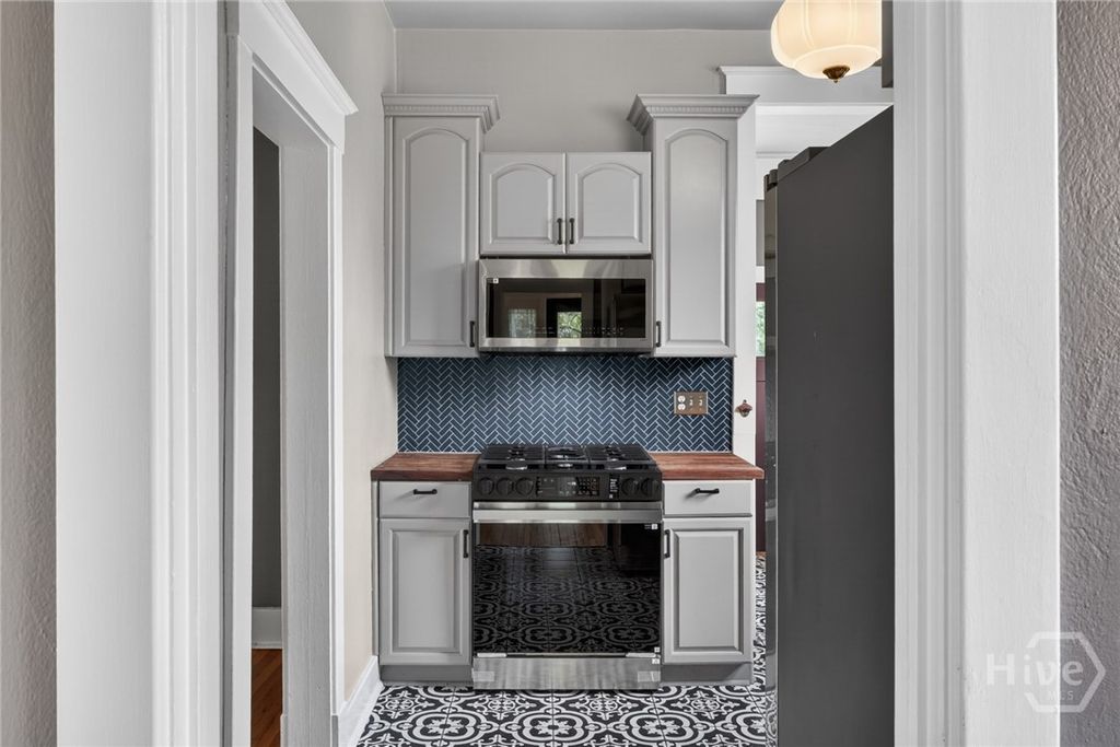 Image 26 of property listing at 1901 E Henry Street, Savannah, GA 31404
