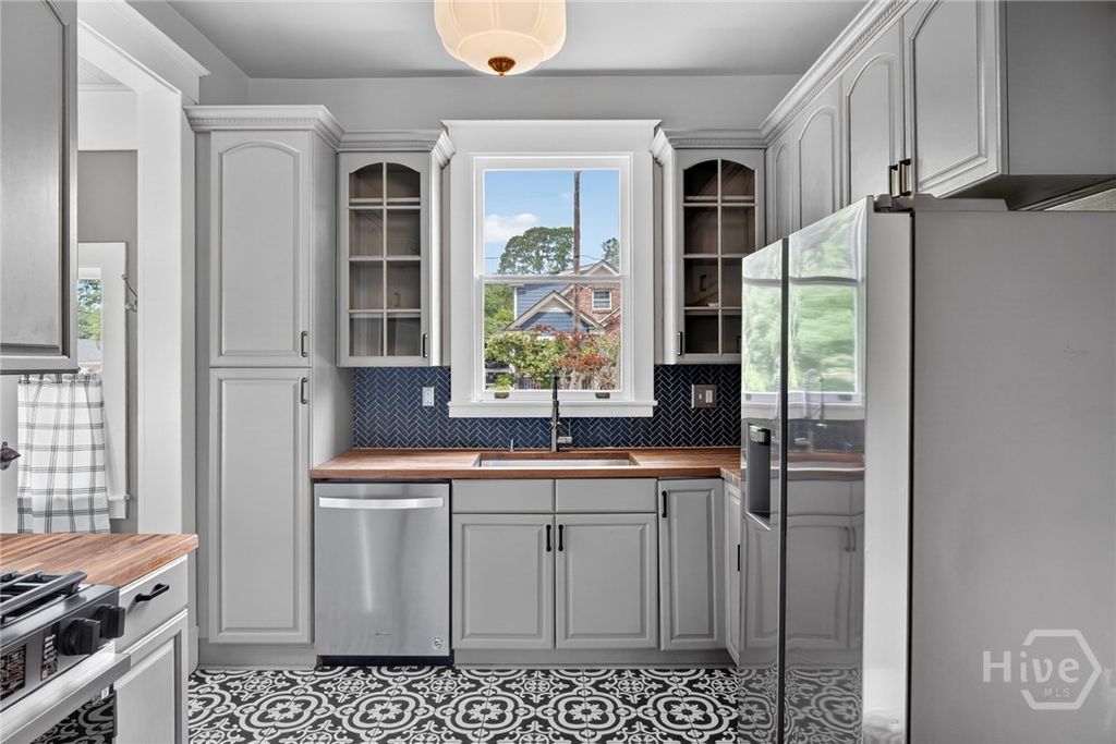 Image 27 of property listing at 1901 E Henry Street, Savannah, GA 31404