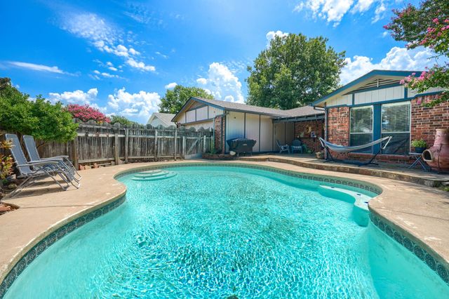2929 Spring Brook Drive, Garland, TX 75044