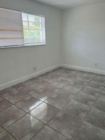 3631 NW 33rd Avenue, Lauderdale Lakes, FL 33309