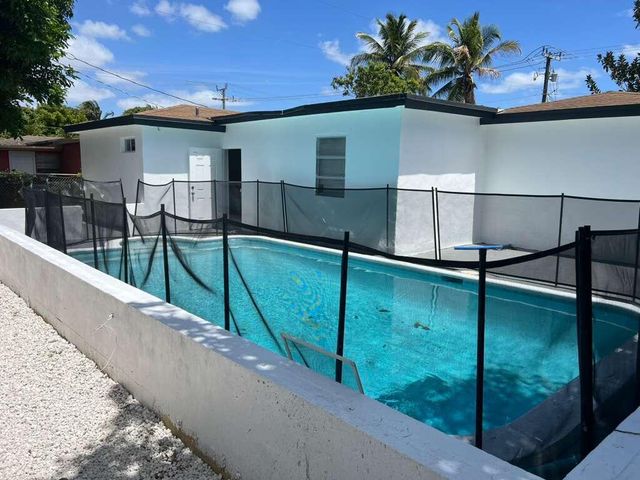 3631 NW 33rd Avenue, Lauderdale Lakes, FL 33309