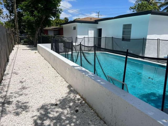 3631 NW 33rd Avenue, Lauderdale Lakes, FL 33309