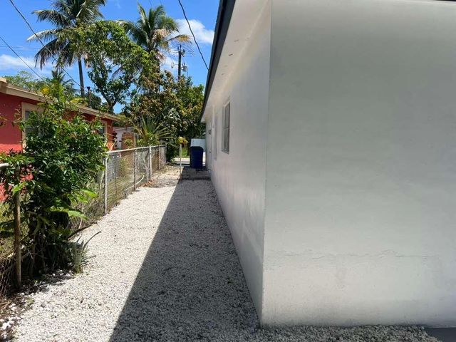 3631 NW 33rd Avenue, Lauderdale Lakes, FL 33309