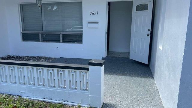 3631 NW 33rd Avenue, Lauderdale Lakes, FL 33309