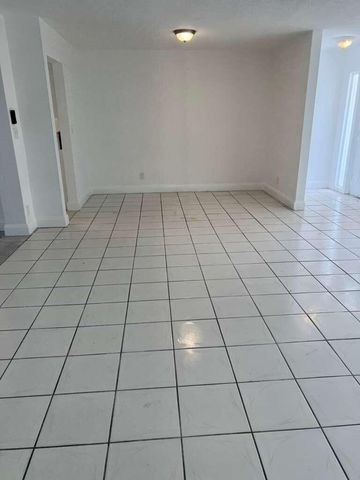 3631 NW 33rd Avenue, Lauderdale Lakes, FL 33309