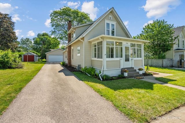 236 Short Street, East Dundee, IL 60118