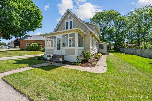 236 Short Street, East Dundee, IL 60118