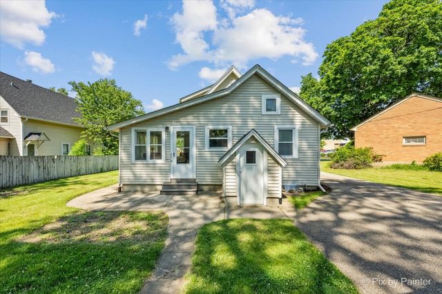 236 Short Street, East Dundee, IL 60118