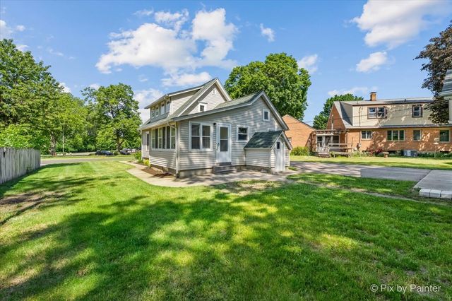 236 Short Street, East Dundee, IL 60118