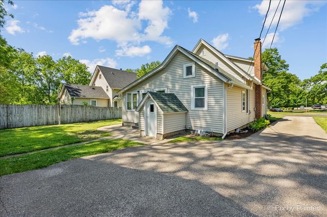 236 Short Street, East Dundee, IL 60118