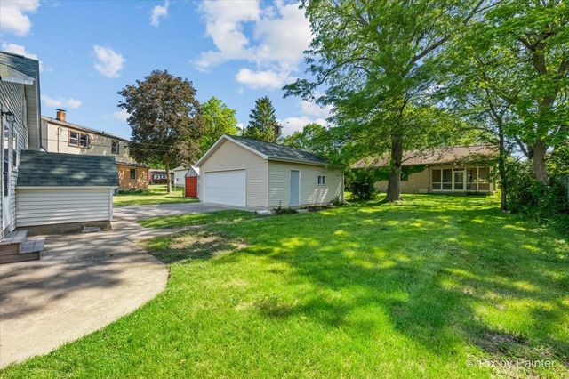 236 Short Street, East Dundee, IL 60118