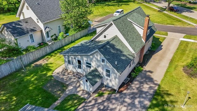 236 Short Street, East Dundee, IL 60118