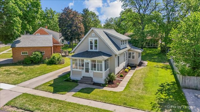236 Short Street, East Dundee, IL 60118