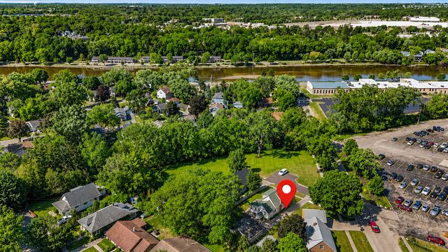 236 Short Street, East Dundee, IL 60118