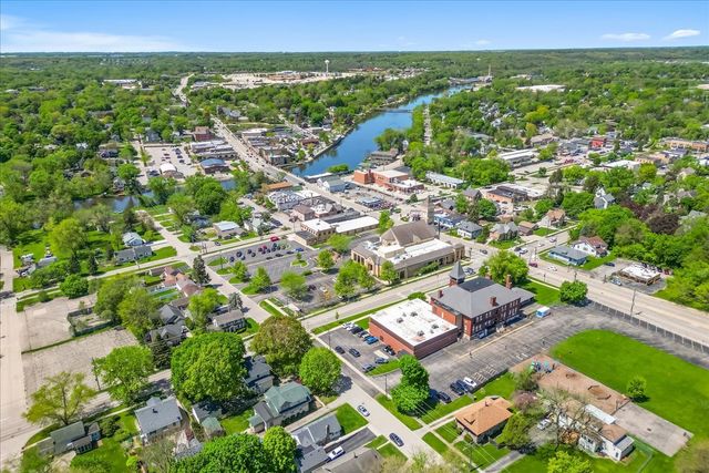 236 Short Street, East Dundee, IL 60118