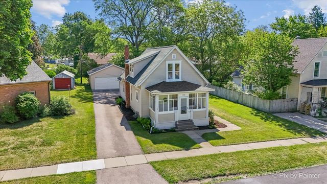 236 Short Street, East Dundee, IL 60118