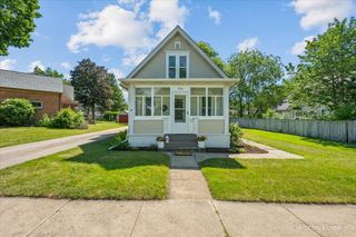 236 Short Street, East Dundee, IL 60118