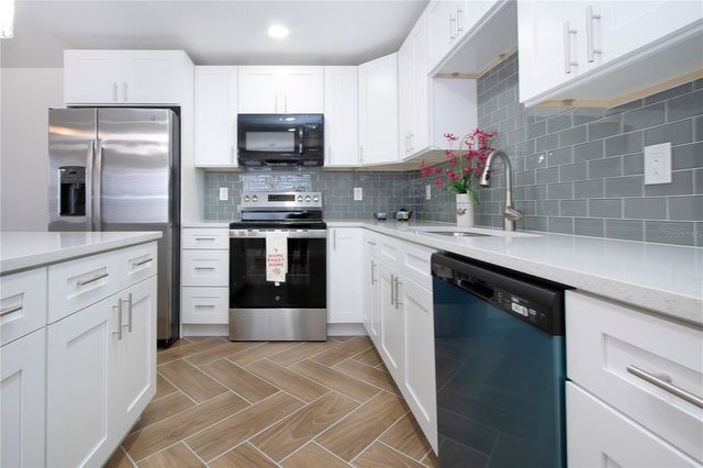 1902 ANDOVER STREET 198, Sun City Center, FL 33573