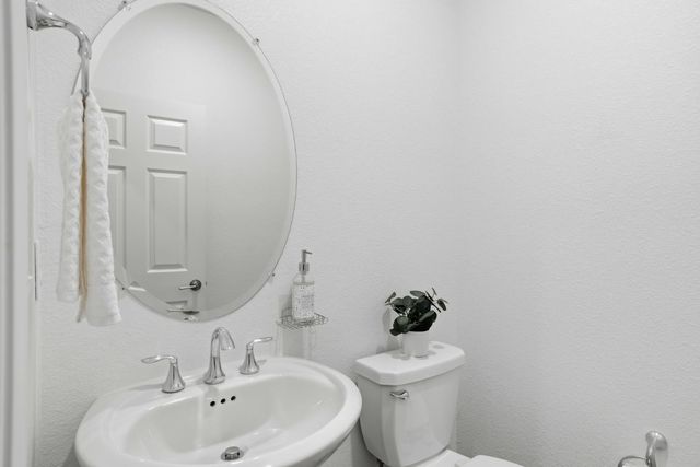 979 Carson River Dr, Lincoln, CA 95648