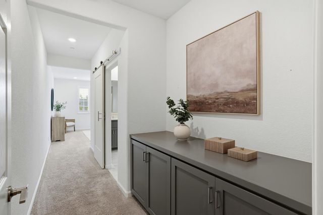 979 Carson River Dr, Lincoln, CA 95648
