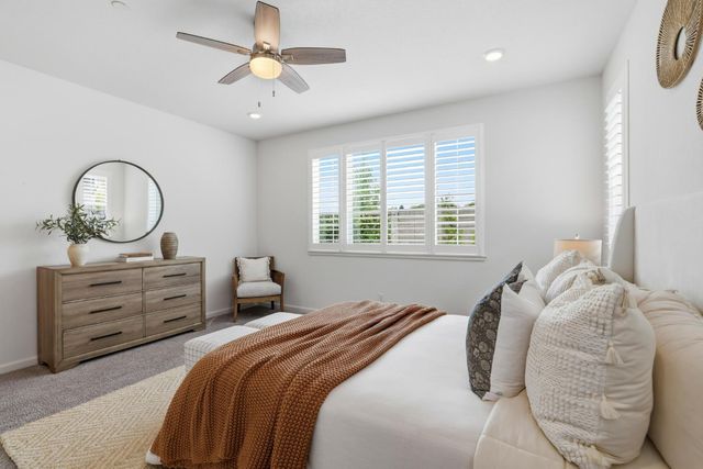 979 Carson River Dr, Lincoln, CA 95648