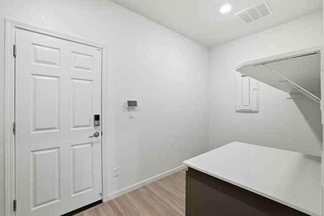 979 Carson River Dr, Lincoln, CA 95648