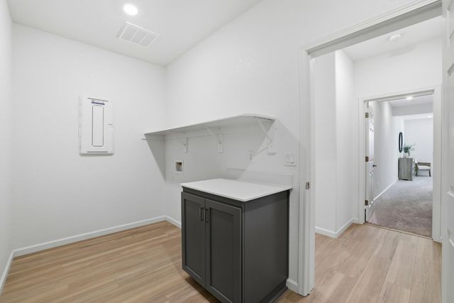 979 Carson River Dr, Lincoln, CA 95648