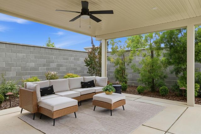 979 Carson River Dr, Lincoln, CA 95648