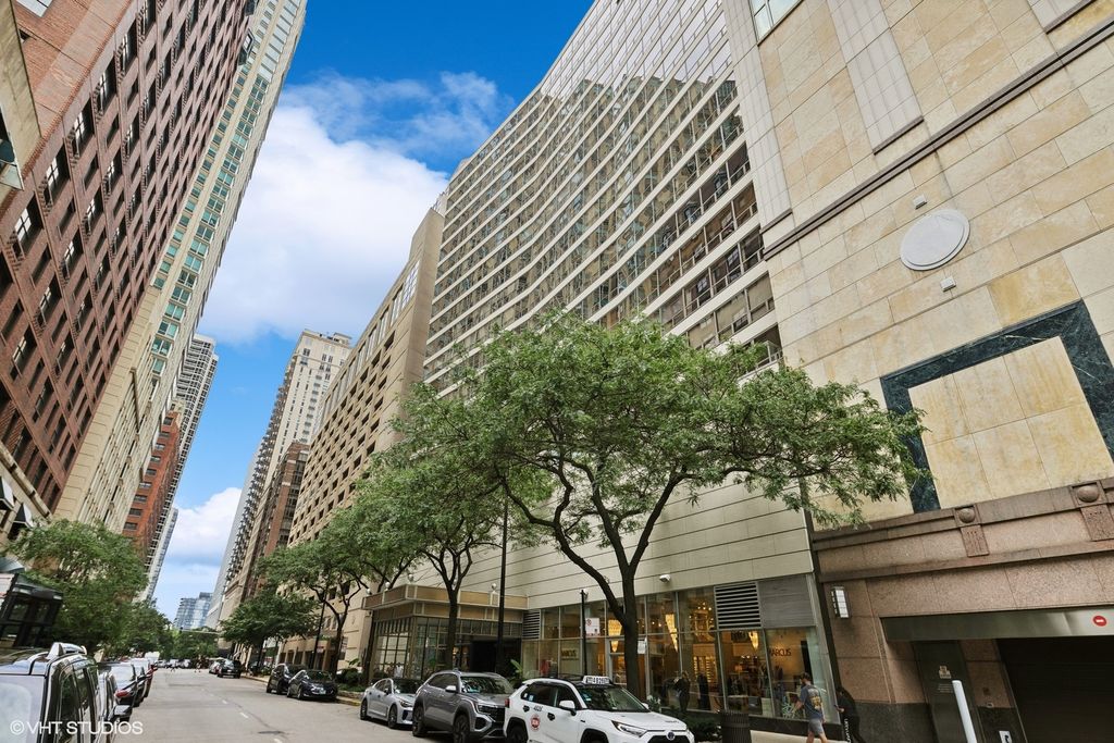 110 E DELAWARE Place 1902, Chicago, IL 60611 — exterior