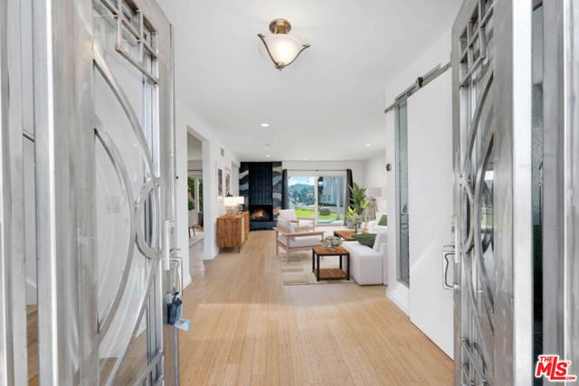 4302 Torreon Drive, Woodland Hills (los Angeles), CA 91364