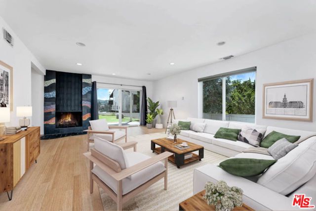 4302 Torreon Drive, Woodland Hills (los Angeles), CA 91364