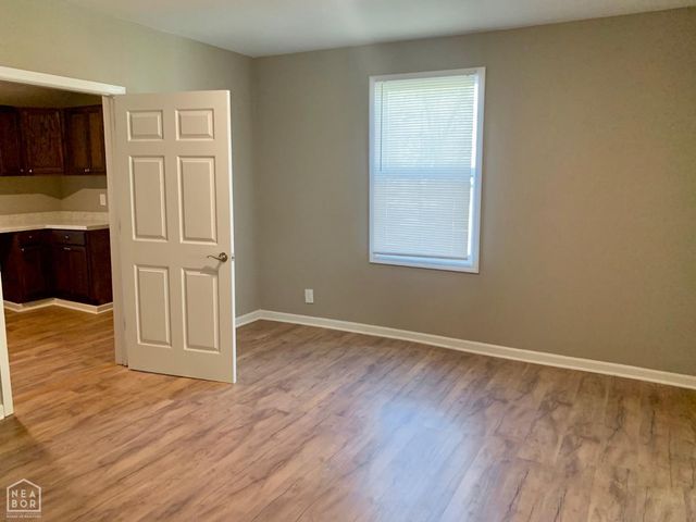 1302 W Huntington Avenue W, Jonesboro, AR 72401