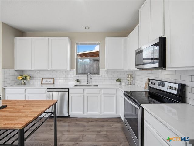 5744 Columbia Drive, Schertz, TX 78154