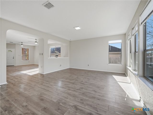 5744 Columbia Drive, Schertz, TX 78154