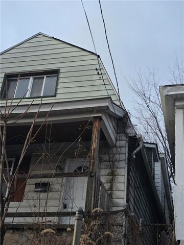 830 Frank St, Mckees Rocks, PA 15136