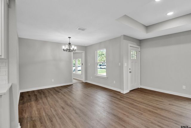 1448 Crescent Dr, Tyler, TX 75702