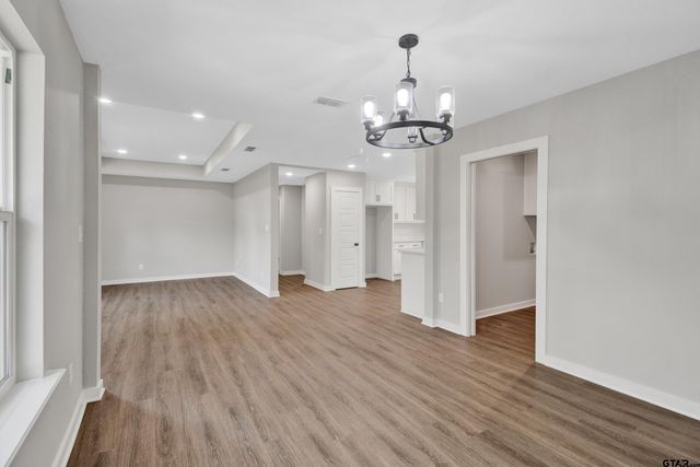 1448 Crescent Dr, Tyler, TX 75702