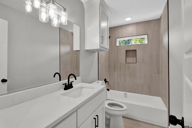 1448 Crescent Dr, Tyler, TX 75702