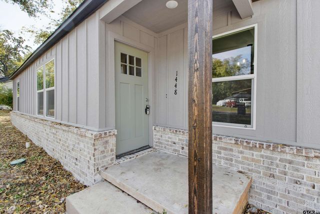 1448 Crescent Dr, Tyler, TX 75702