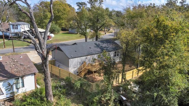 1448 Crescent Dr, Tyler, TX 75702