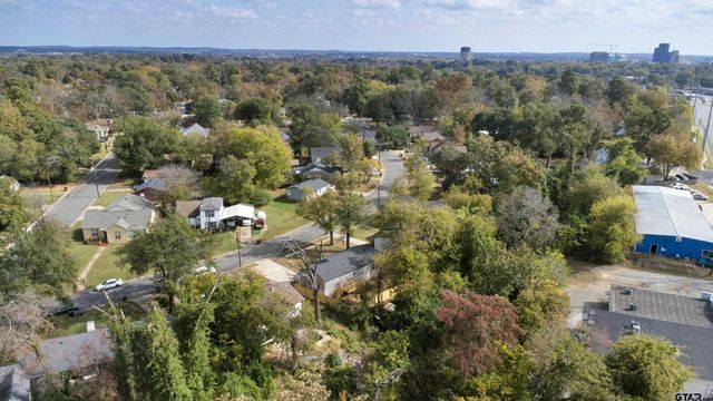 1448 Crescent Dr, Tyler, TX 75702