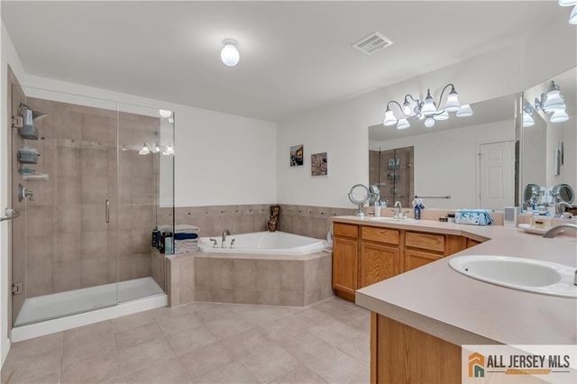7 Duchess Drive, Monroe, NJ 08831
