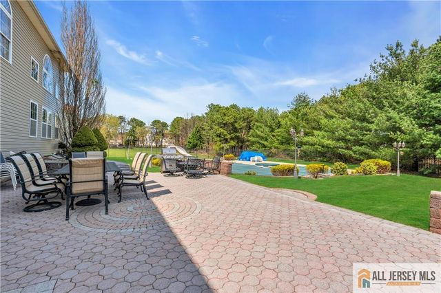 7 Duchess Drive, Monroe, NJ 08831