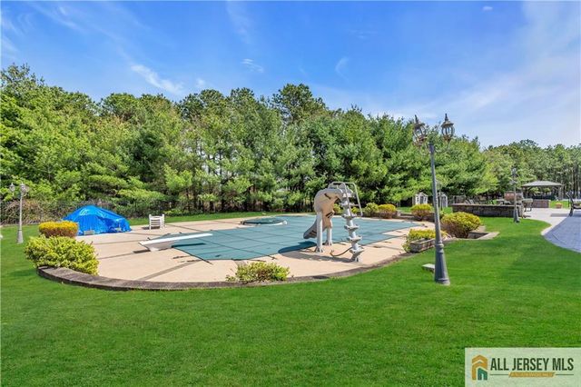 7 Duchess Drive, Monroe, NJ 08831