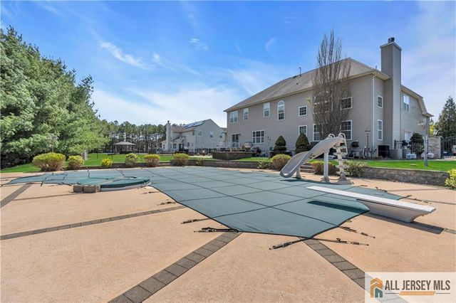 7 Duchess Drive, Monroe, NJ 08831