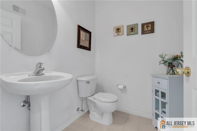 7 Duchess Drive, Monroe, NJ 08831