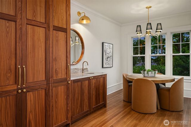 740 22nd Avenue E, Seattle, WA 98112