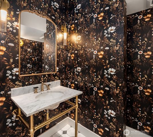 740 22nd Avenue E, Seattle, WA 98112